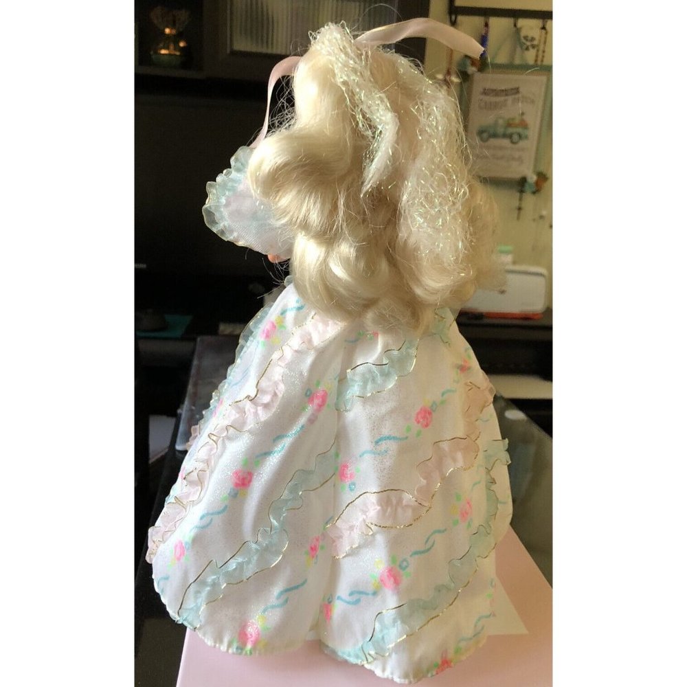 Birthday Party Barbie Doll NRFB Vintage 1992 - Picture 3 of 6